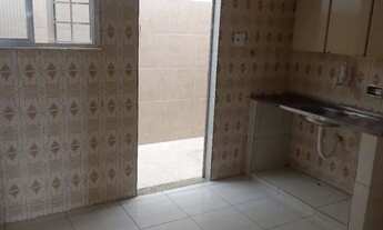 Imagem 5: ALUGO QUITINETE Casa com 1 banheiro