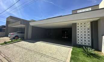 Imagem: ARNIQUEIRA MAJESTOSA 4 STS, PISC/CHURSQ