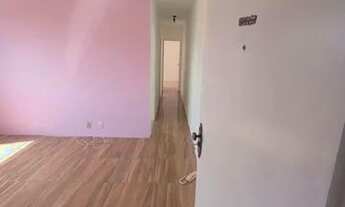 Imagem 2: Apartamento Colinas de Pituacu segundo andar nascente próximo a praça