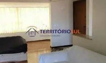 Imagem 4: Apartamento de 2 dormitórios grande com suite, sacada fechada com churrasqueira, elevador