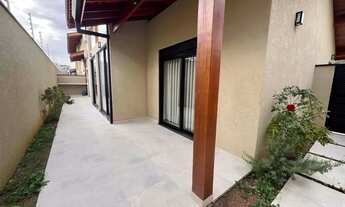 Imagem 4: Casa Térrea de Condomínio para aluguel em Atibaia, 270m² de área total e 145m² de área con