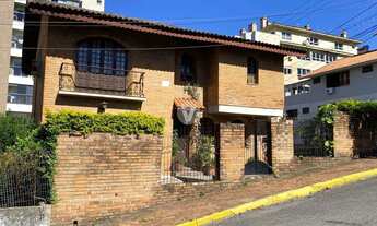 Imagem 2: Casa de 3 dormitórios, com ótima localização no bairro Nossa Senhora de Lourdes