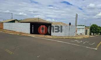 Imagem 2: Casa residencial de esquina para venda no P.Q Res. Fraternidade-sala-2 quartos