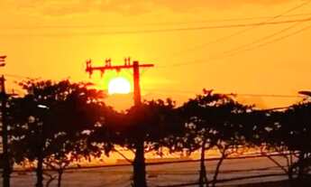 Imagem: Quarto, a um quarteirão da Praia de Itapuã