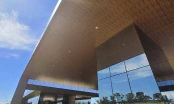 Imagem 7: Casa de condomínio para venda possui 393 metros quadrados em Jardins Capri - Senador Caned