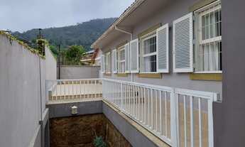 Imagem 4: Casa Mosela, local nobre, novíssima, próxima de tudo, excelente preço - Petrópolis - RJ