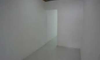 Imagem 3: Pequena casa com quintal na Abolição