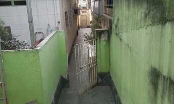 Imagem 3: ALUGO QUITINETE Casa com 1 banheiro