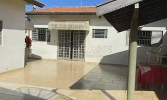 Imagem: Botucatu - Casa Padrão - Vila Guimaraes