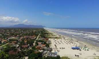 Imagem: Casas na Praia da Jureia