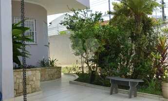 Imagem 2: Sobrado de alto padrão com piscina, sauna e churrasqueira