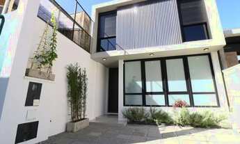 Imagem: CASA DE VILA NOVA EM PINHEIROS COM PISCINA