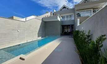 Imagem 2: Casa de condomínio sobrado para aluguel tem 280 metros quadrados com 5 quartos