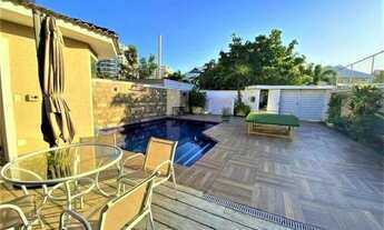 Imagem 5: Casa de condomínio sobrado para aluguel possui 415 metros quadrados com 5 quartos