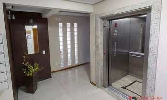 Imagem 2: Apto semimobiliado com 3 dormitórios para alugar, 79 m² por R$ 1.900 + taxas/mês - Glória