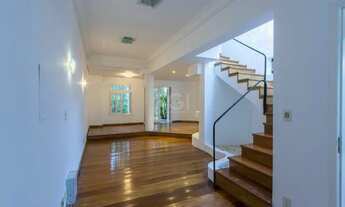 Imagem 3: Casa com 300m², 3 dormitórios, sendo 1 suite, 2 vagas - Bairro Espíirito Santo