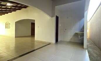 Imagem 7: Casa em Frente à Praça Do Colégio Militar