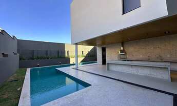 Imagem 4: Sobrado para venda possui 453 metros quadrados com 4 suítes em Jardins Itália - Goiânia