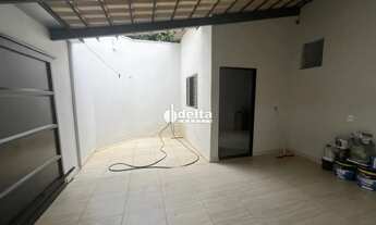 Imagem: Casa com 2 quartos sendo 1 suite disponível