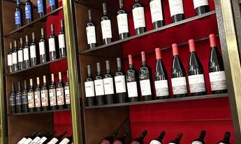 Imagem 4: Ponto restaurante à beira mar (porteira fechada