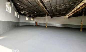 Imagem 2: Barracão com 700m2 plano