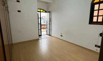 Imagem 3: Sobrado para aluguel possui 190 metros quadrados com 3 quartos em Jordanópolis - Arujá - S