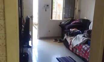 Imagem 5: Casa em Porto Alegre, no bairro Guarujá, com 2 dormitório(s), e 2 banheiros, à v