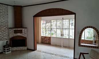 Imagem 3: Imóvel para venda com 200 metros quadrados com 4 quartos em Agriões - Teresópolis - RJ