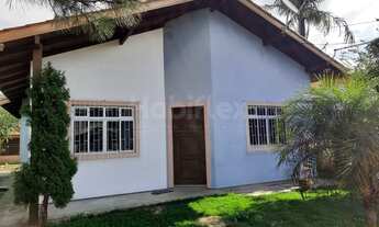 Imagem: Casa a venda, com 4 dormitórios. Campeche