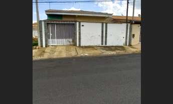 Imagem 1: Casa com 3 dormitórios, terreno inteiro