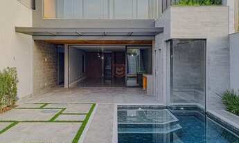 Imagem 2: Casa de condomínio para venda tem 350 metros quadrados com 4 quartos