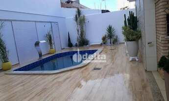 Imagem 2: Casa com 3 dormitórios à venda, 210 m² por R$ 840.000,00 - Santa Mônica - Uberlândia/MG