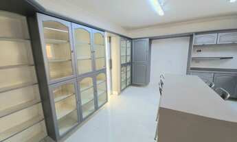 Imagem 7: Casa de condomínio para aluguel possui 300 metros quadrados com 4 quartos