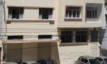 Imagem: Quarto com banheiro (suite) no centro de