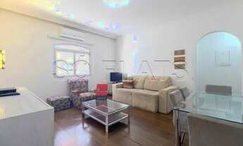 Imagem 3: Apartamento mobiliado com 2 dorms e 1 vaga de garagem disponível para locação na região do