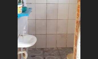 Imagem 6: Vende -se uma casa com 2 quartos um cozinha sala , quintal