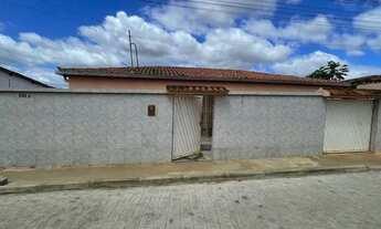 Imagem: Casa com garagem, 3 quartos e 2 banheiros