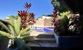 Imagem 2: Sobrado para venda possui 300 metros quadrados com 4 quartos em Setor Urias Magalhães - Go