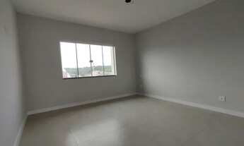 Imagem 3: Sobrado com um fino acabamento, contem 3 quartos sendo 1 suíte, churrasqueira e um ótimo e