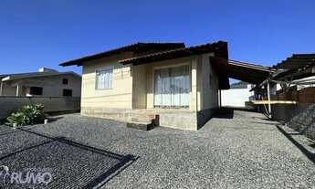 Imagem 2: Casa com 69,43m² com três dormitórios, duas vagas de garagem coberta, terreno de 360,00 me