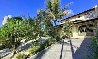 Imagem 2: Casa para venda tem 209 metros quadrados com 3 quartos em Maria Luiza - Cascavel - PR