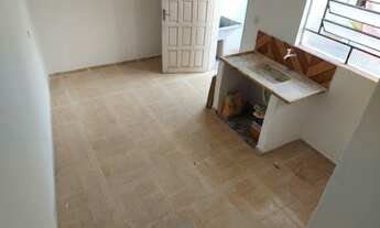 Imagem 3: Casa de fundos com 01 quarto, banheiro e cozinha