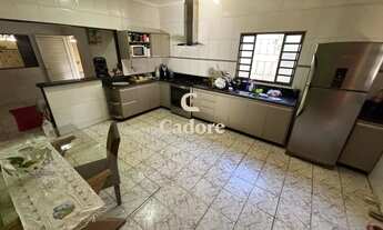 Imagem: Casa à venda no Guarani com 2/4 e edícula