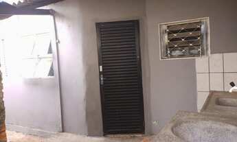 Imagem: Aluguel casa fundos preferência idosos