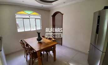 Imagem 4: EXCELENTE CASA COM 04 QUARTOS, VAGA PARA 05 VEÍCULOS,02 BANHEIROS SENDO 01 SUITE, NO JARDI