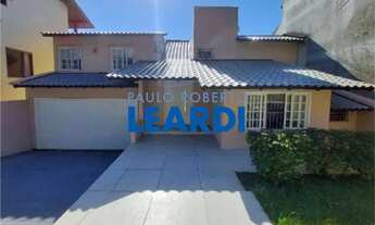 Imagem: CASA ASSOBRADADA - ITAGUAÇU - SC