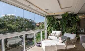 Imagem 6: 3 dormitórios sendo 3 suítes, uma delas master, uma área total de 441.56m² , totalmente mo