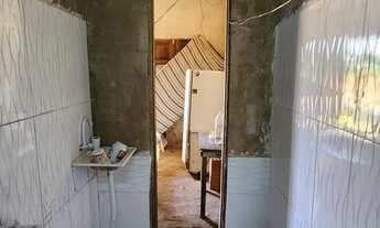 Imagem 4: Casa com quarto e banheiro