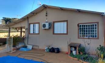 Imagem: Vende-se casa com piscina!