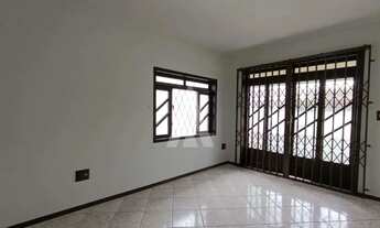 Imagem 4: Casa localizada no bairro Aventureiro, composta por dois quartos, varanda e uma vaga de ga